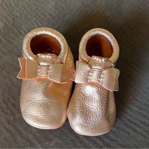 Freshly picked rose gold bow moccasins